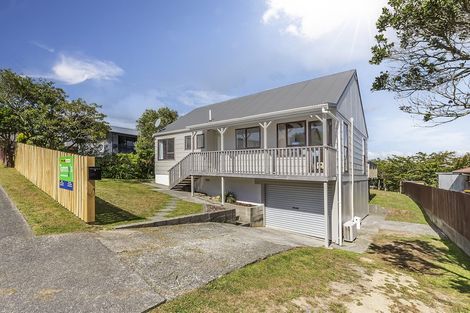 Photo of property in 8 Sombrero View, Ascot Park, Porirua, 5024