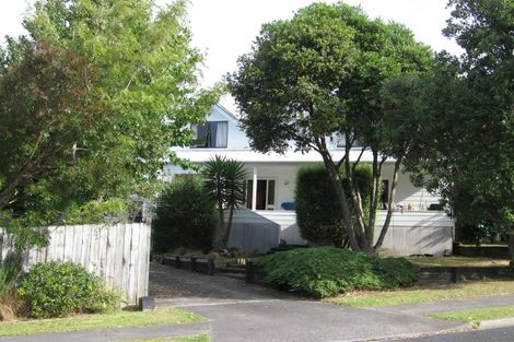 Photo of property in 3/3 Phillipa Place, Browns Bay, Auckland, 0630