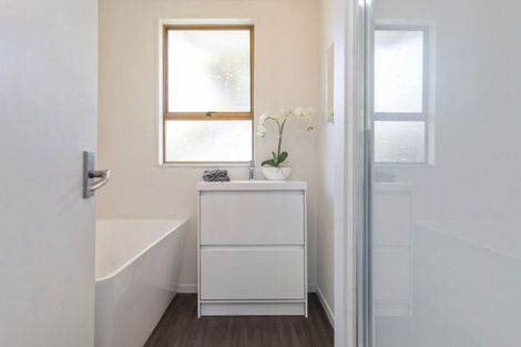 Photo of property in 11a Lombard Place, Avonhead, Christchurch, 8042