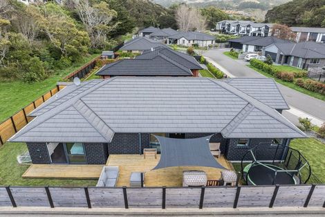 Photo of property in 1 Genoa Place, Whitby, Porirua, 5024