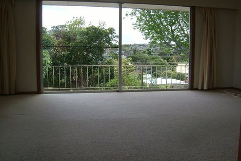 Photo of property in 77 Lake Road, Northcote, Auckland, 0627