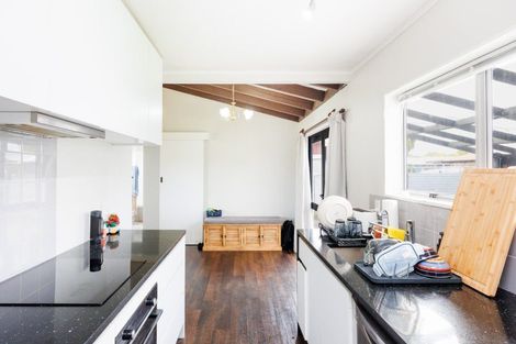 Photo of property in 86 Benmore Avenue, Cloverlea, Palmerston North, 4412