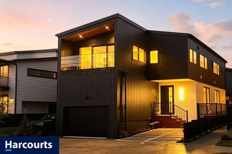 Photo of property in 102e Te Oneroa Way, Long Bay, Auckland, 0630