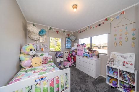 Photo of property in 34 Dahlstrom Grove, Kelvin Grove, Palmerston North, 4414
