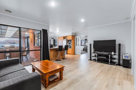 Photo of property in 8 De La Mare Drive, Leamington, Cambridge, 3432