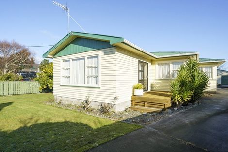 Photo of property in 6 Coleman Street, Paraparaumu, 5032