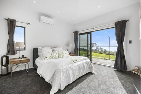 Photo of property in 32 Tahuna Minhinnick Drive, Glenbrook, Waiuku, 2681