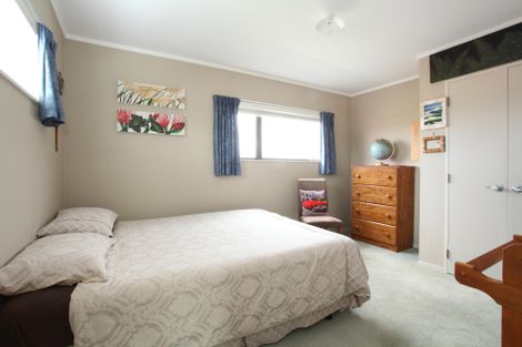 Photo of property in 28 James Street, Raglan, 3225