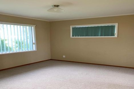Photo of property in 36 Sartors Avenue, Northcross, Auckland, 0630