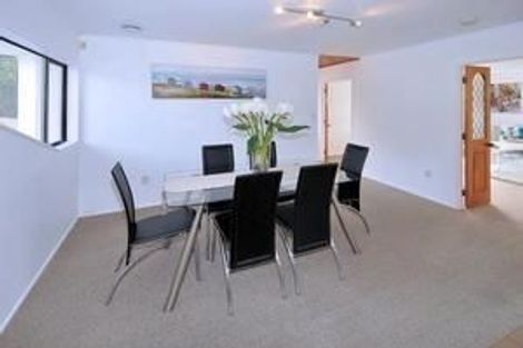 Photo of property in 9 Wilmington Place, Forrest Hill, Auckland, 0620