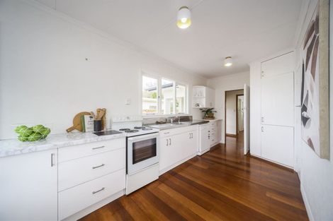 Photo of property in 12 Belvedere Crescent, Takaro, Palmerston North, 4412