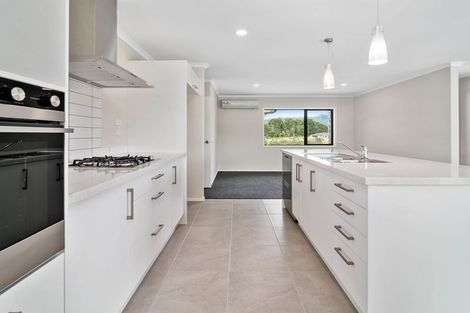 Photo of property in 22 Lacebark Drive, Kinloch, Taupo, 3377