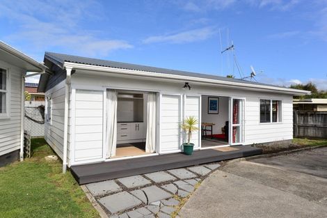 Photo of property in 2 Corrielea Crescent, Cambridge, 3434