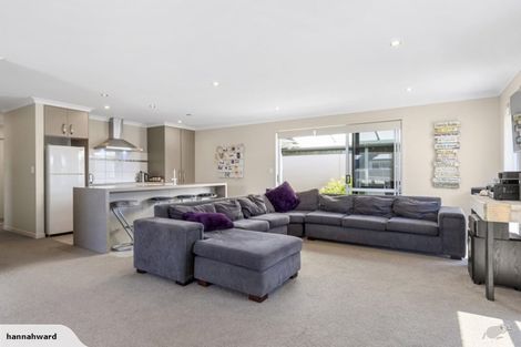 Photo of property in 9 Coutts Street, Papamoa Beach, Papamoa, 3118