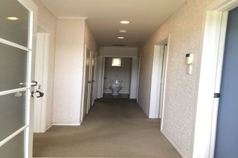 Photo of property in 17 Jamaica Place, Blockhouse Bay, Auckland, 0600