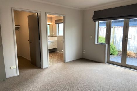 Photo of property in 4 Montrose Place, Highlands Park, New Plymouth, 4312