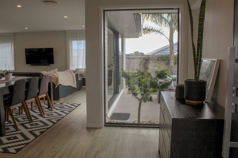 Photo of property in 18 Charlotte Drive, Omokoroa, 3114