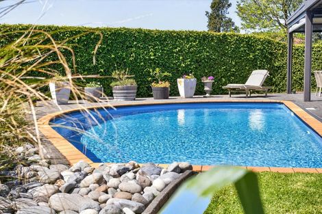 Photo of property in 28 Connemara Court, West Harbour, Auckland, 0618