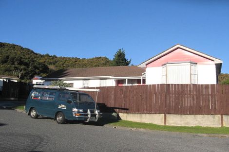 Photo of property in 11 Takanini Grove, Stokes Valley, Lower Hutt, 5019
