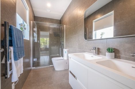 Photo of property in 3 Dida Park Drive, Kumeu, 0810