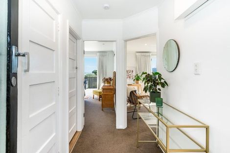 Photo of property in 118 Seaview Road, Paraparaumu Beach, Paraparaumu, 5032