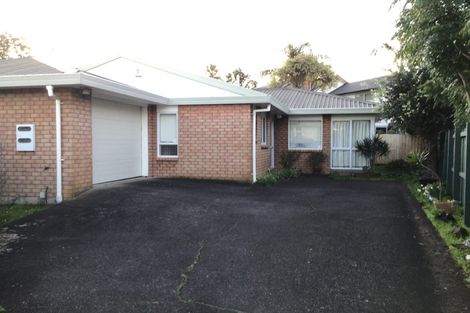 Photo of property in 2/11 Gloria Avenue, Te Atatu Peninsula, Auckland, 0610