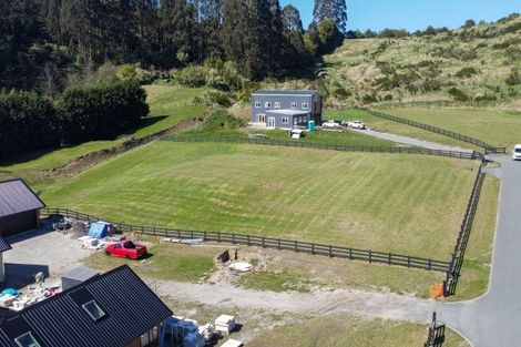 Photo of property in 17 Lochinvar Lane, Acacia Bay, 3385