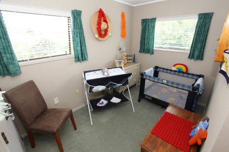 Photo of property in 28 James Street, Raglan, 3225