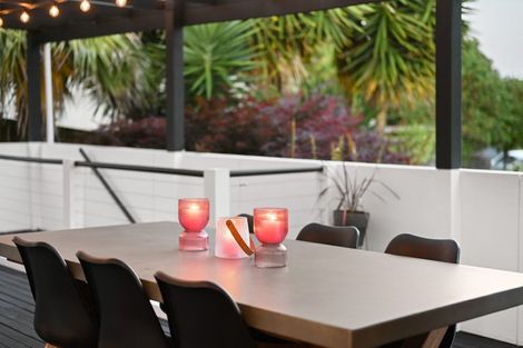 Photo of property in 22 Gilbass Avenue, Hamilton Lake, Hamilton, 3204