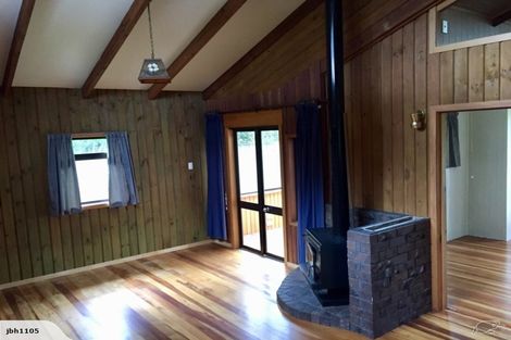 Photo of property in 205 Seaview Road, Whangamata, 3620