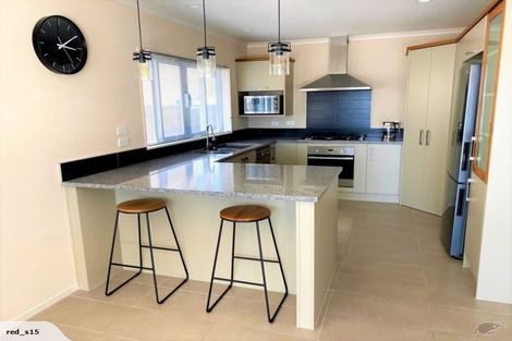 Photo of property in 4 Beggs Way, Flat Bush, Auckland, 2016