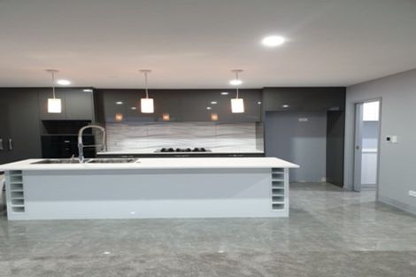 Photo of property in 2 Frederick Place, Whalers Gate, New Plymouth, 4310