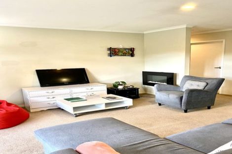 Photo of property in 62 Sunstone Crescent, Brown Owl, Upper Hutt, 5018