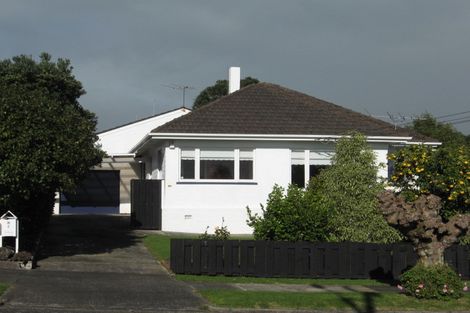 Photo of property in 2/23 Grande Vue Road, Papatoetoe, Auckland, 2025
