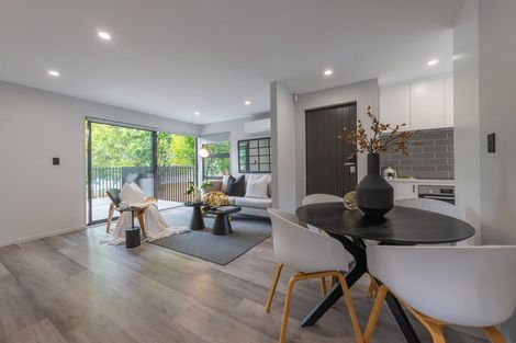 Photo of property in 6b Zingaro Place, Massey, Auckland, 0614