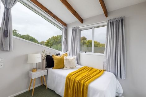 Photo of property in 42 Crofton Road, Harewood, Christchurch, 8051