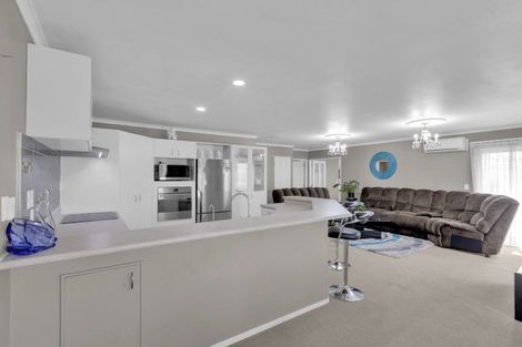 Photo of property in 2 Lochinver Drive, Nawton, Hamilton, 3200