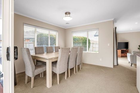 Photo of property in 63 Waiwherowhero Drive, St Andrews, Hamilton, 3200
