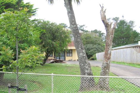 Photo of property in 70 Seymour Road, Sunnyvale, Auckland, 0612