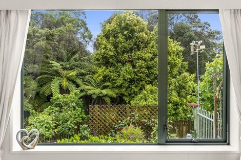 Photo of property in 16 Sherwood Grove, Northcross, Auckland, 0630