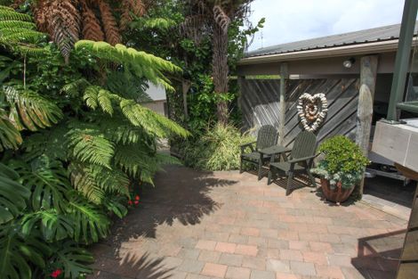 Photo of property in 28 James Street, Raglan, 3225