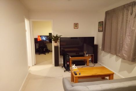 Photo of property in 1/10 Mckelvey Place, Tawa, Wellington, 5028