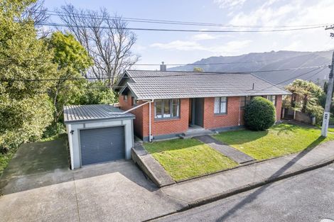 Photo of property in 10 Vista Crescent, Maoribank, Upper Hutt, 5018