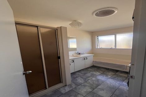 Photo of property in 247a Avonhead Road, Avonhead, Christchurch, 8042