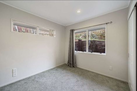 Photo of property in 12 De Havilland Drive, Goodwood Heights, Auckland, 2105