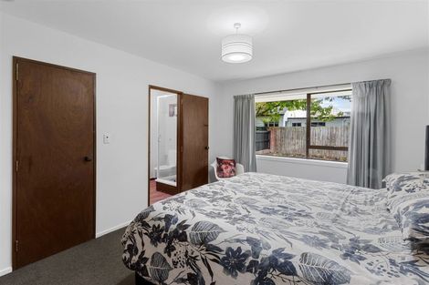 Photo of property in 242 Memorial Avenue, Burnside, Christchurch, 8053