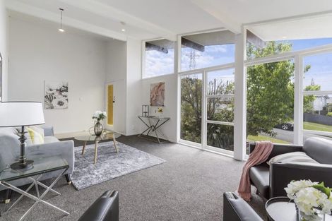 Photo of property in 116 Archibald Road, Kelston, Auckland, 0602