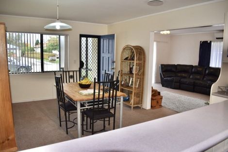 Photo of property in 12 Renata Road, Otaki, 5512