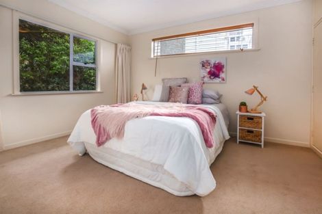 Photo of property in 2 Karoro Place, Paremata, Porirua, 5024