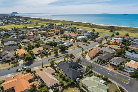 Photo of property in 2 Santa Monica Drive, Papamoa Beach, Papamoa, 3118
